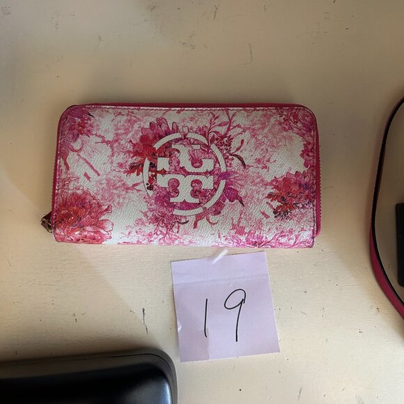 【9.28】#11-20 Preowned Value $100 Group - Picture 10 of 11